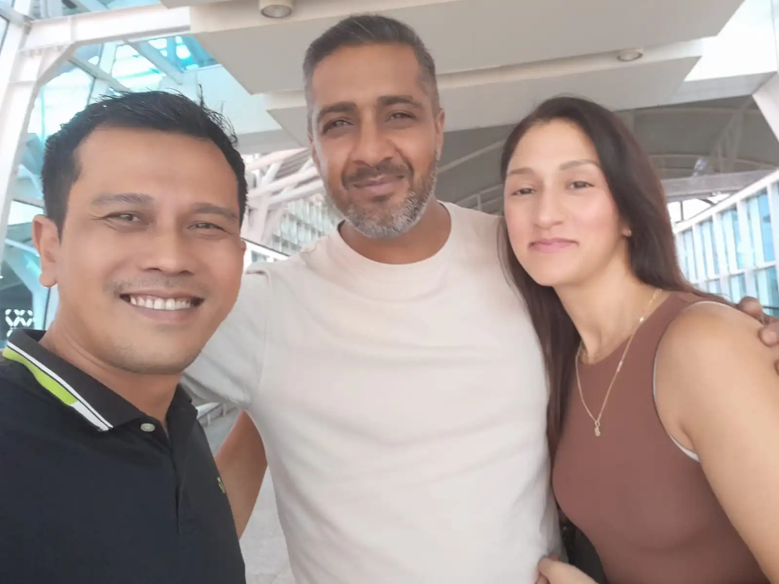 tour driver with client 1 in bali